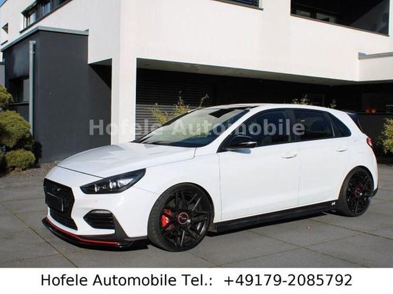 Weiß Gebraucht 2018 Hyundai i30 N Performance Limousine | 21.950 € (Fairer Preis) - Bild 1/4