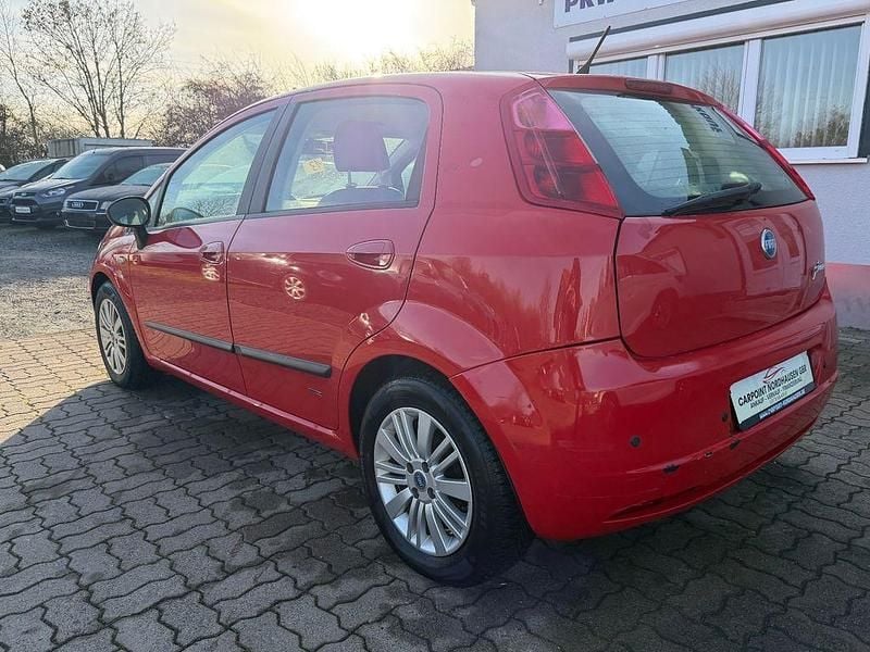 Gebraucht Fiat Punto Dynamic 90 PS (66 kW) 2006 Rot Limousine
