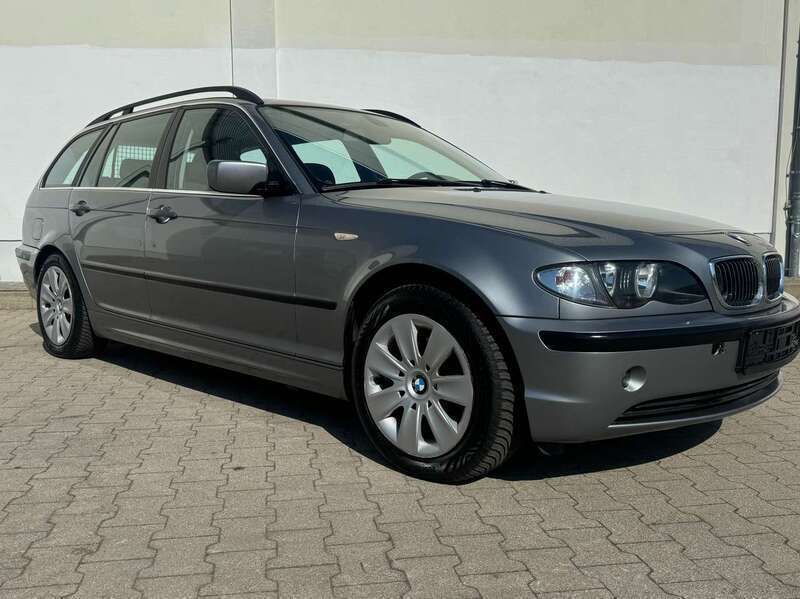 Silber Gebraucht 2005 BMW 318 Sport Line Kombi | 2.990 € (Fairer Preis) - Bild 1/4