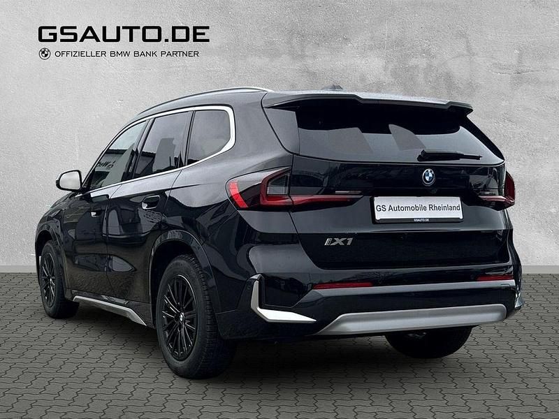 Gebraucht BMW iX1 Comfort Edition 230 kW (313 PS) 2023 Black sapphire metallic (schwarz) SUV