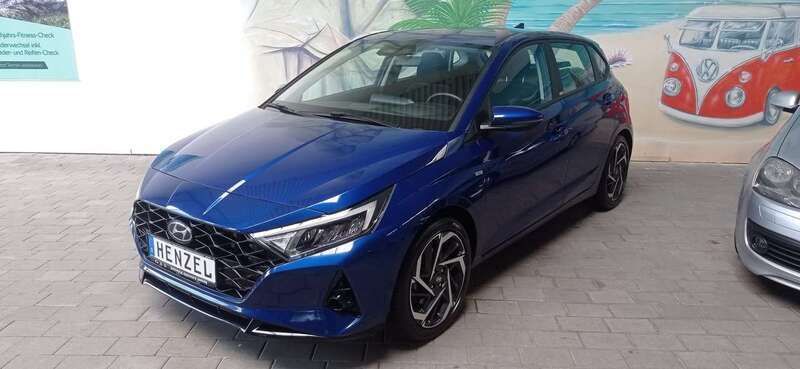 Intense blue / mic Gebraucht 2021 Hyundai i20 Intro Edition Kleinwagen | 16.990 € (Fairer Preis) - Bild 1/4
