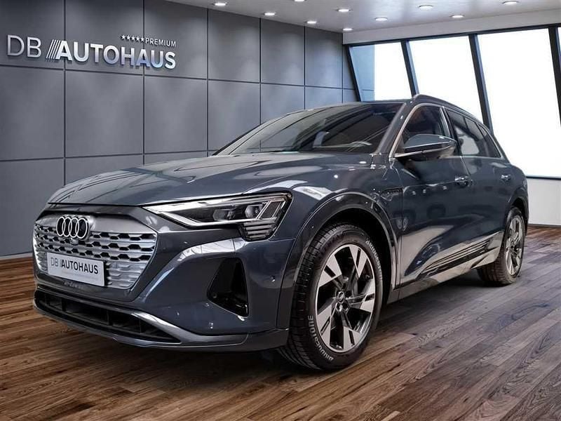 Blau Gebraucht 2023 Audi Q8 e-tron Advanced SUV | 57.680 € (Guter Preis) - Bild 1/4