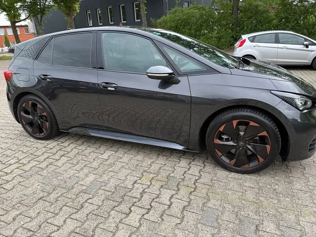 Używany Cupra Born 150 kW (204 KM) 2022 Szary Hatchback