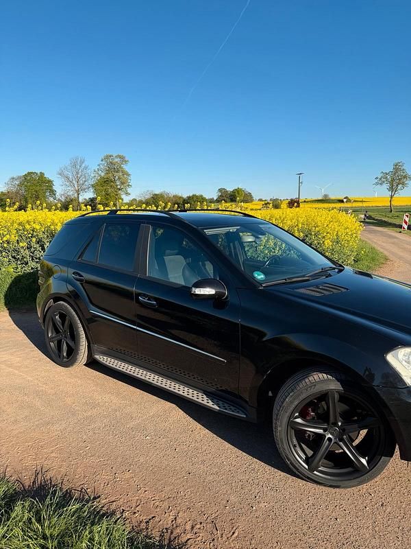 Gebraucht Mercedes ML320 AMG 238 PS (175 kW) 2005 Schwarz SUV