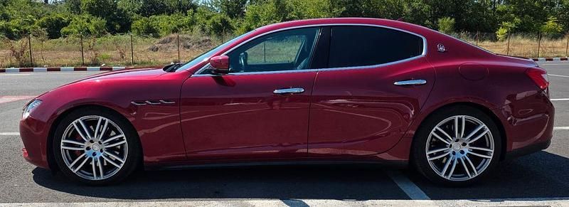 Gebraucht Maserati Ghibli 409 PS (300 kW) 2015 Rot Limousine