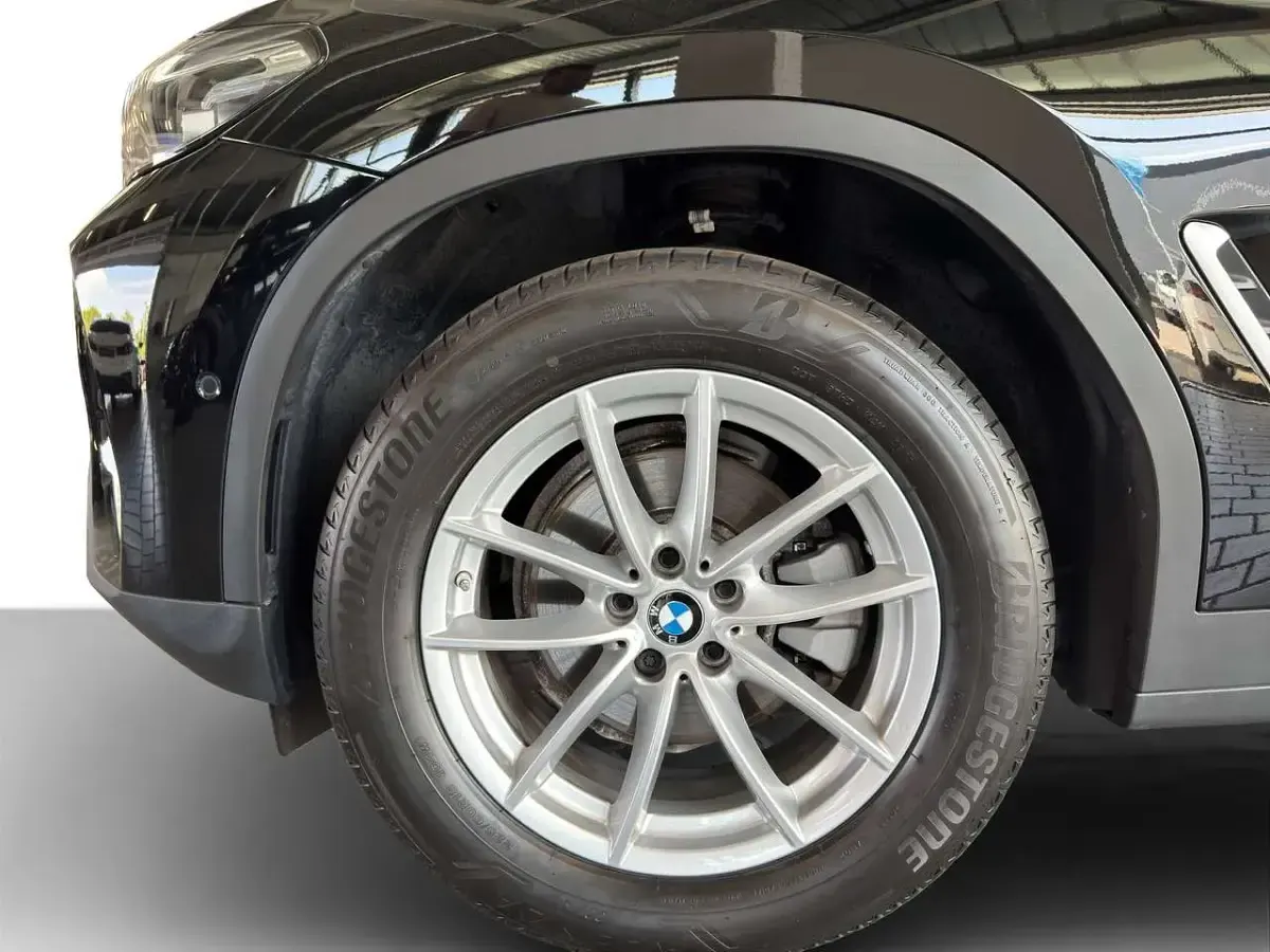 Gebraucht BMW X3 Sport Line 184 PS (135 kW) 2023 Schwarz SUV