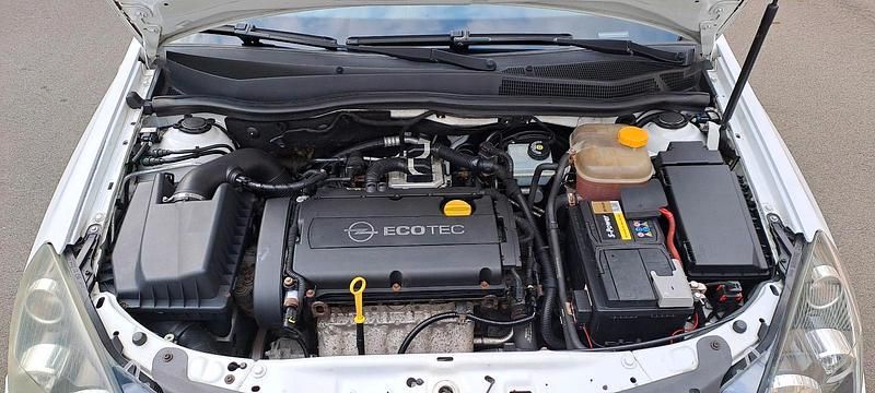 Gebraucht Opel Astra GTC 116 PS (85 kW) 2009 Weiß Coupé