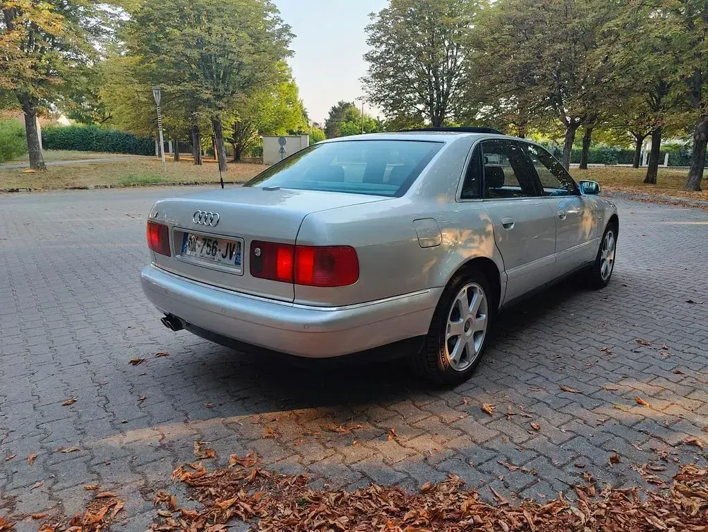 Gebraucht Audi S8 Sport 360 PS (264 kW) 2000 Silber Limousine