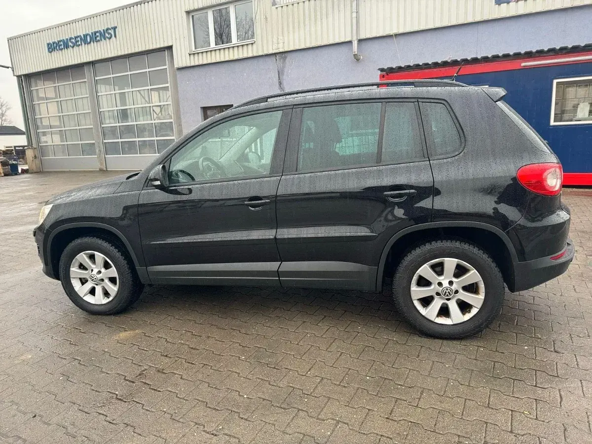 Gebraucht VW Tiguan Team 140 PS (102 kW) 2009 Schwarz SUV