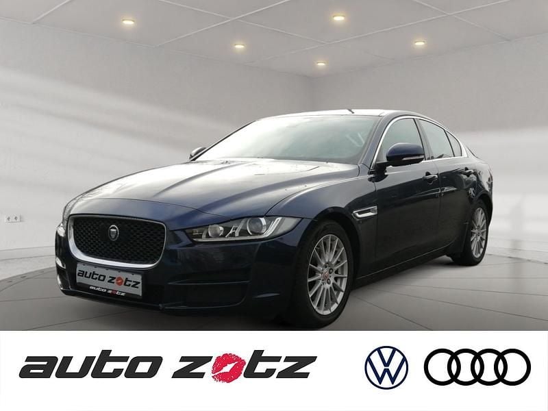 Gebraucht Jaguar XE Prestige 163 PS (119 kW) 2016 Blau Limousine