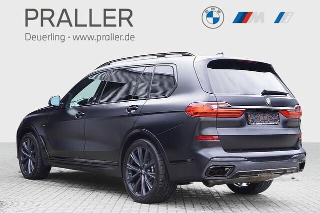 Gebraucht BMW X7 Performance 530 PS (389 kW) 2022 Sonderlack frozen black metall SUV