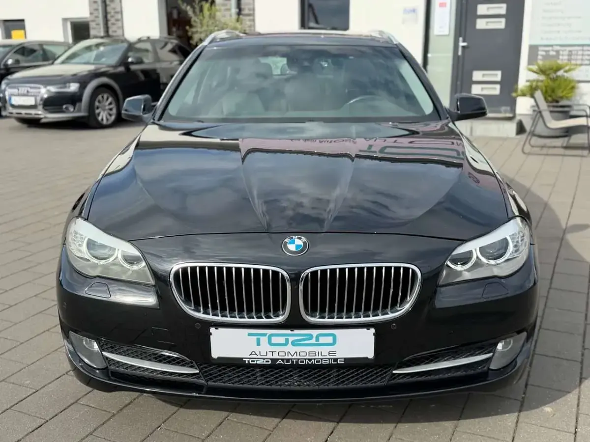 Gebraucht BMW 523 204 PS (150 kW) 2010 Schwarz Kombi