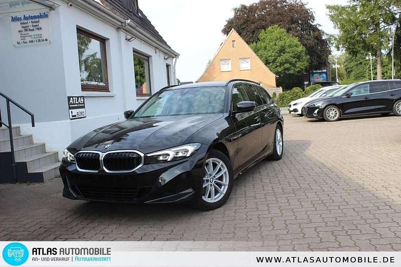 Black sapphire Gebraucht 2023 BMW 320 Kombi | 27.990 € (Guter Preis) - Bild 1/4