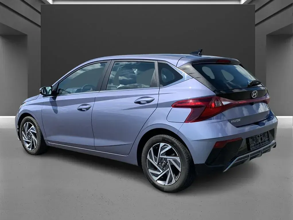 Gebraucht Hyundai i20 101 PS (74 kW) 2024 Blau Kleinwagen