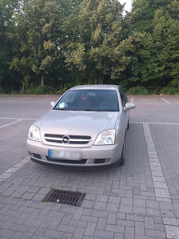 Andere farben Gebraucht 2005 Opel Vectra Limousine | 1.400 € (Guter Preis) - Bild 1/4