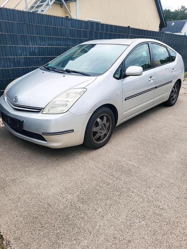 Silber Gebraucht 2005 Toyota Prius Sol Kleinwagen | 4.490 € (Fairer Preis) - Bild 1/4