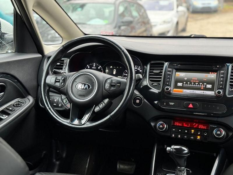 Gebraucht Kia Carens Spirit 136 PS (100 kW) 2014 Weiß Van / Kleinbus