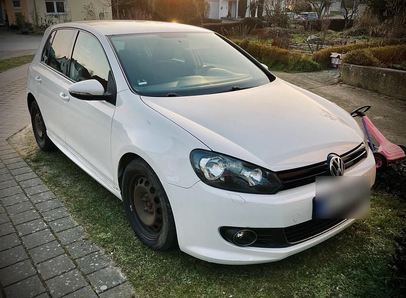 Gebraucht VW Golf VI 80 PS (58 kW) 2010 Weiß Kleinwagen