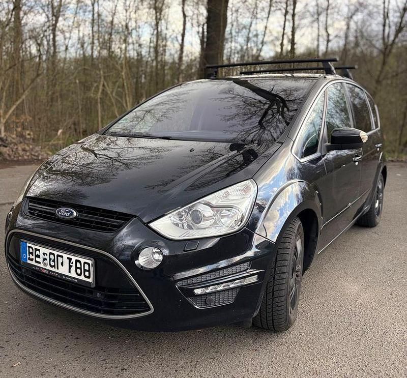 Gebraucht Ford S-MAX Titanium 140 PS (102 kW) 2014 Schwarz Van / Kleinbus