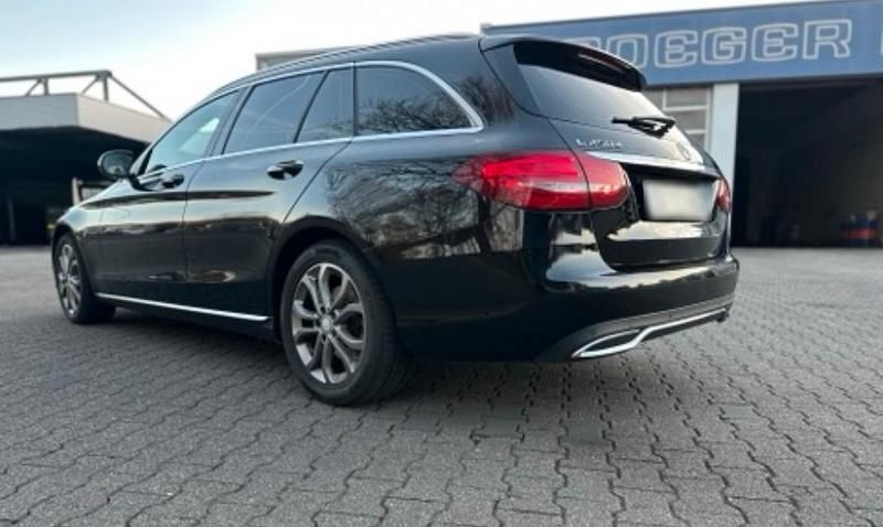 Gebraucht Mercedes C250 204 PS (150 kW) 2015 Schwarz Kombi