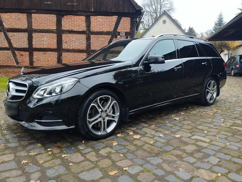 Gebraucht Mercedes E350 Avantgarde 258 PS (189 kW) 2015 Schwarz Kombi