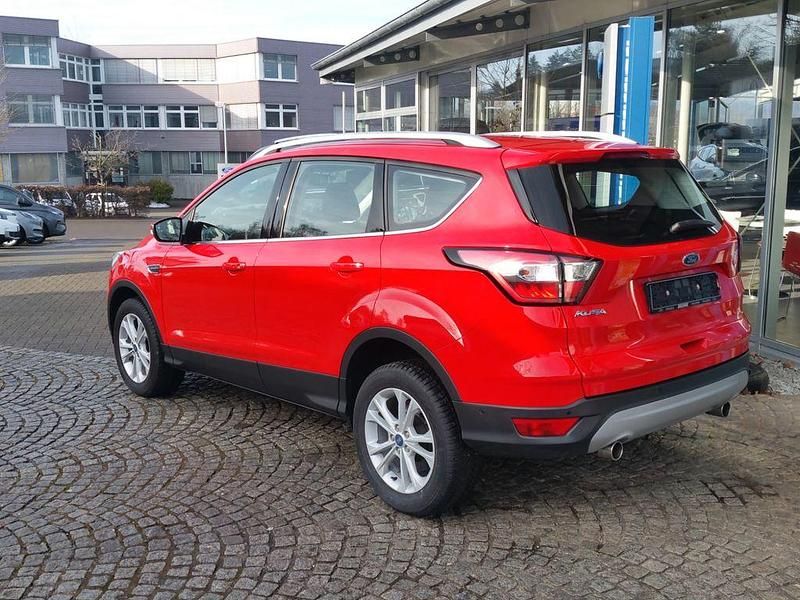 Gebraucht Ford Kuga Titanium 150 PS (110 kW) 2019 Rot SUV