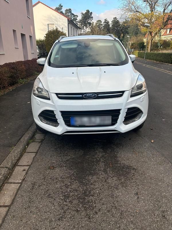 Gebraucht Ford Kuga Titanium 150 PS (110 kW) 2015 Weiß SUV