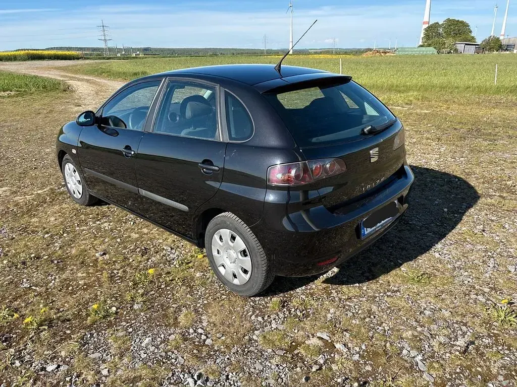 Usado Seat Ibiza Reference 60 HP (44 kW) 2009 Preto Sedan