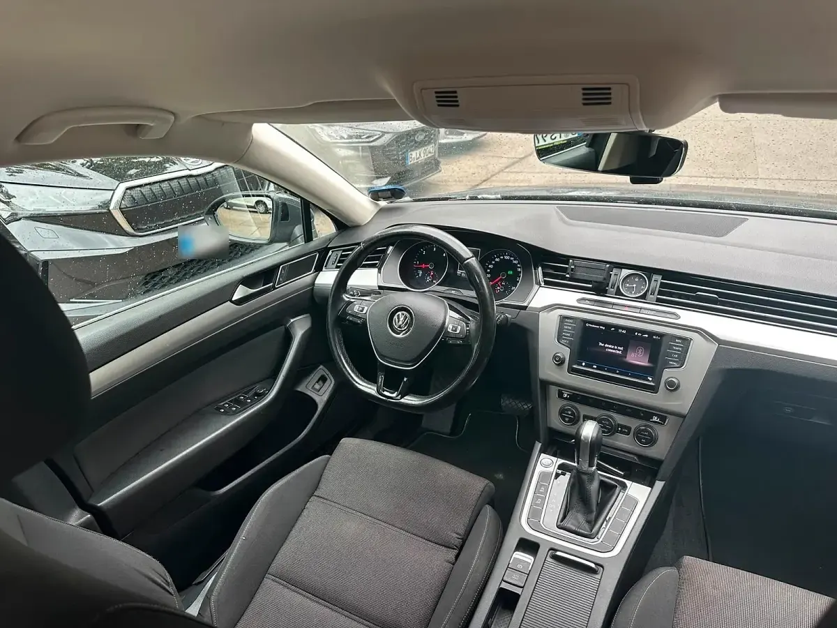 Gebraucht VW Passat 162 PS (119 kW) 2017 Grau Kombi