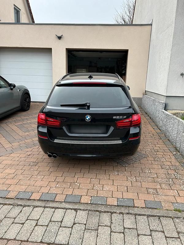 Gebraucht BMW 520 184 PS (135 kW) 2014 Schwarz Kombi