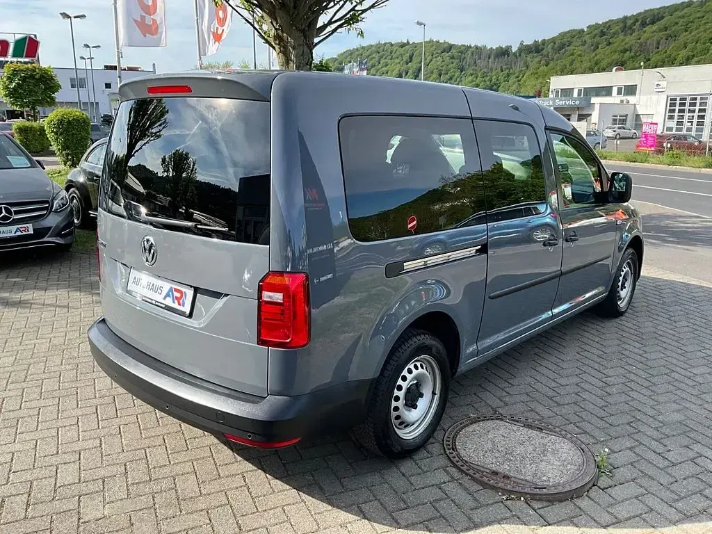 Gebraucht VW Caddy Maxi 102 PS (75 kW) 2018 Grau Van / Kleinbus