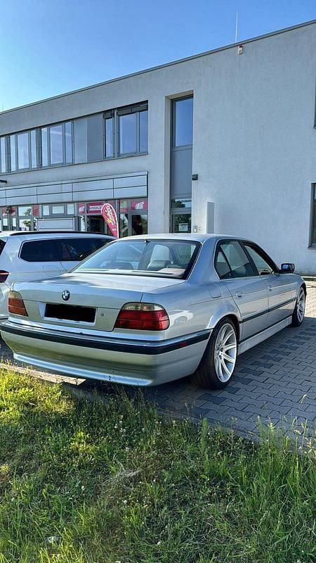 Gebraucht BMW 740 286 PS (210 kW) 1995 Silber Limousine