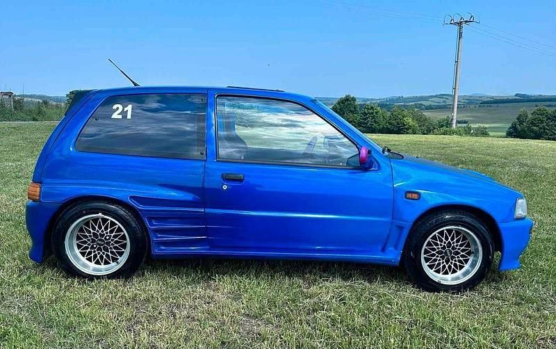 Gebraucht Daihatsu Charade 101 PS (74 kW) 1988 Blau Kleinwagen