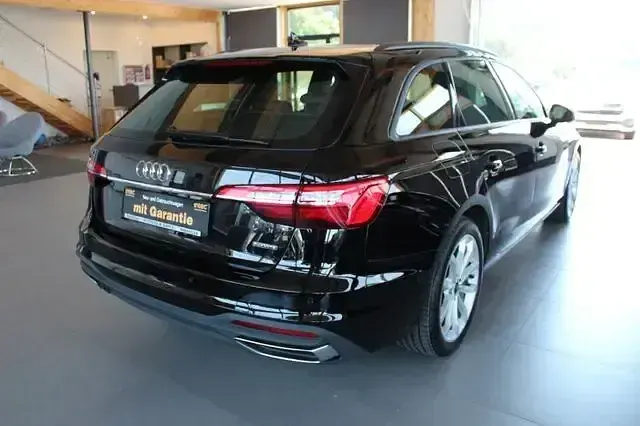 Gebraucht Audi A4 Sport 204 PS (150 kW) 2024 Brillantschwarz Kombi