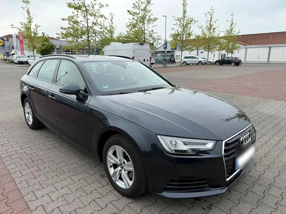 Gebraucht Audi A4 150 PS (110 kW) 2016 Blau Kombi