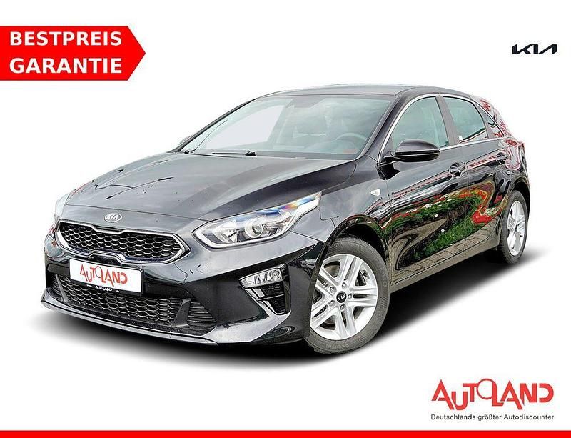 Schwarz Gebraucht 2021 Kia Ceed Vision Limousine | 21.990 € (Etwas zu teuer) - Bild 1/4