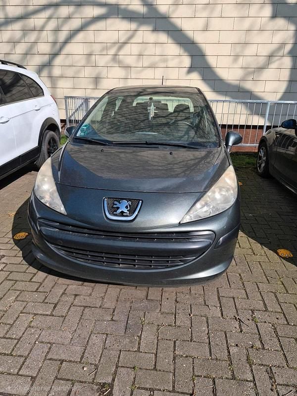 Gebraucht Peugeot 207 95 PS (69 kW) 2008 Grau Limousine