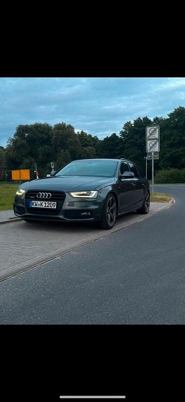 Grau Gebraucht 2013 Audi A4 Exclusive Kombi | 13.499 € (Teuer) - Bild 1/4