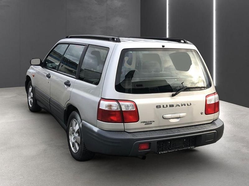 Gebraucht Subaru Forester 125 PS (91 kW) 2001 Grau SUV