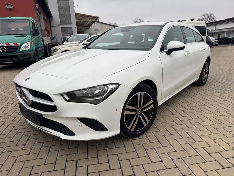 Weiß Gebraucht 2021 Mercedes CLA180 Limousine | 12.990 € (Superpreis) - Bild 1/4