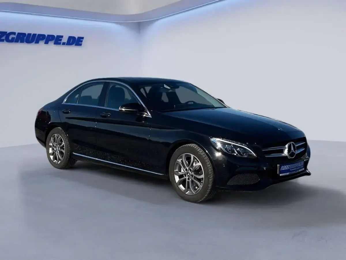 Gebraucht Mercedes C180 Avantgarde 156 PS (114 kW) 2017 Obsidianblack Limousine