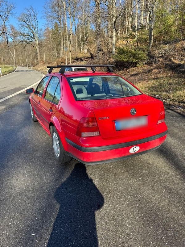 Gebraucht VW Bora Comfortline 75 PS (55 kW) 2002 Rot Limousine