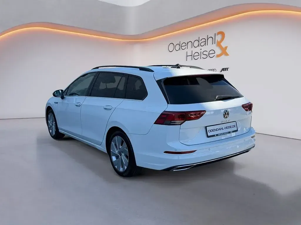 Usata VW Golf VIII Style 150 CV (110 kW) 2023 Bianco Station wagon