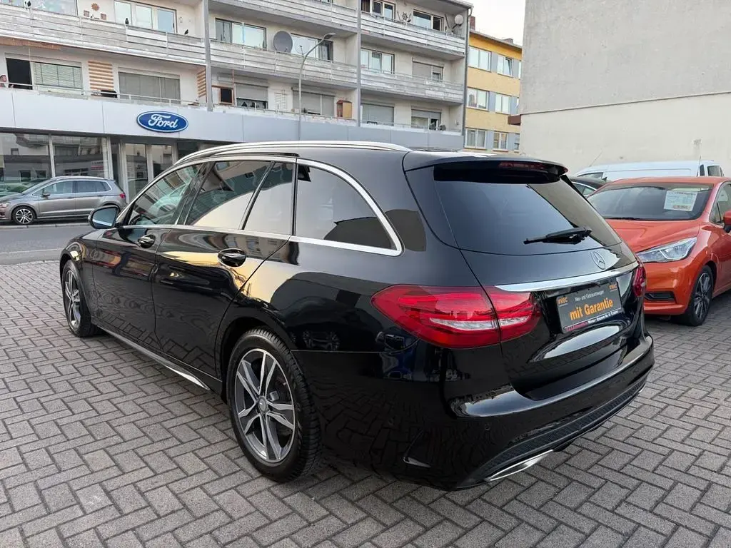 Gebraucht Mercedes C180 AMG line 156 PS (114 kW) 2015 Schwarz Kombi