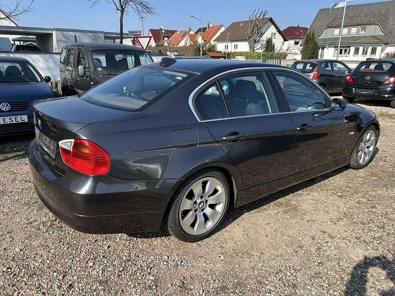 Gebraucht BMW 325 218 PS (160 kW) 2005 Sparkling graphite metallic Limousine