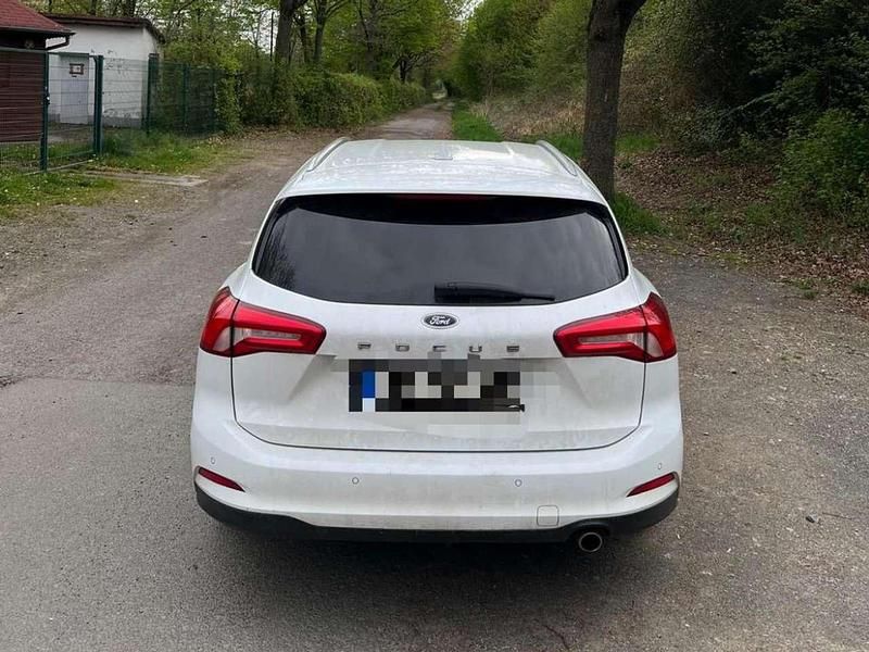Gebraucht Ford Focus Titanium 120 PS (88 kW) 2019 Weiß Kombi