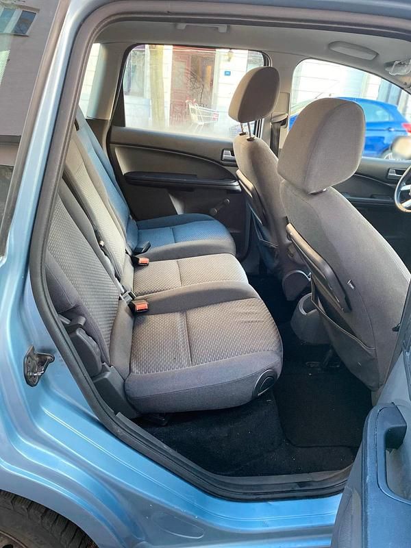 Second-hand Ford Focus 109 CP (80 kW) 2004 Albastru Break