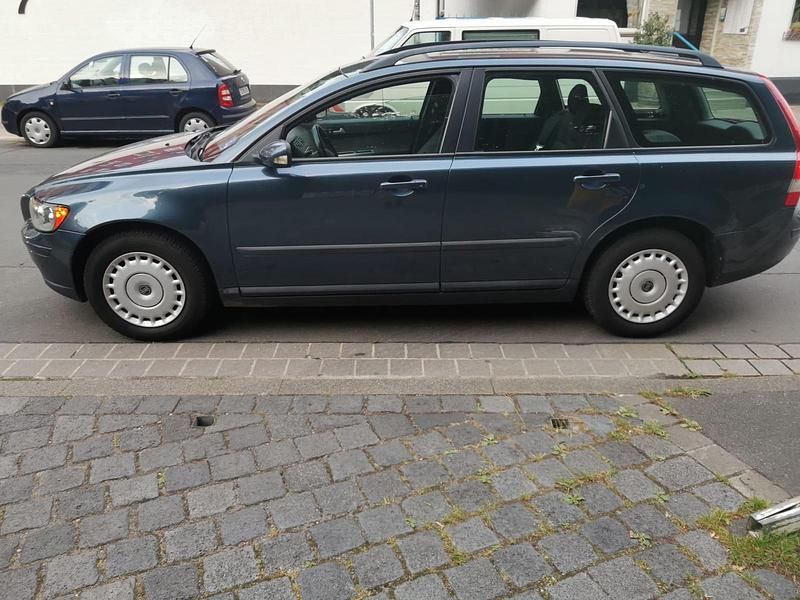 Blau Gebraucht 2006 Volvo V50 Kombi | 1.950 € (Fairer Preis) - Bild 1/4