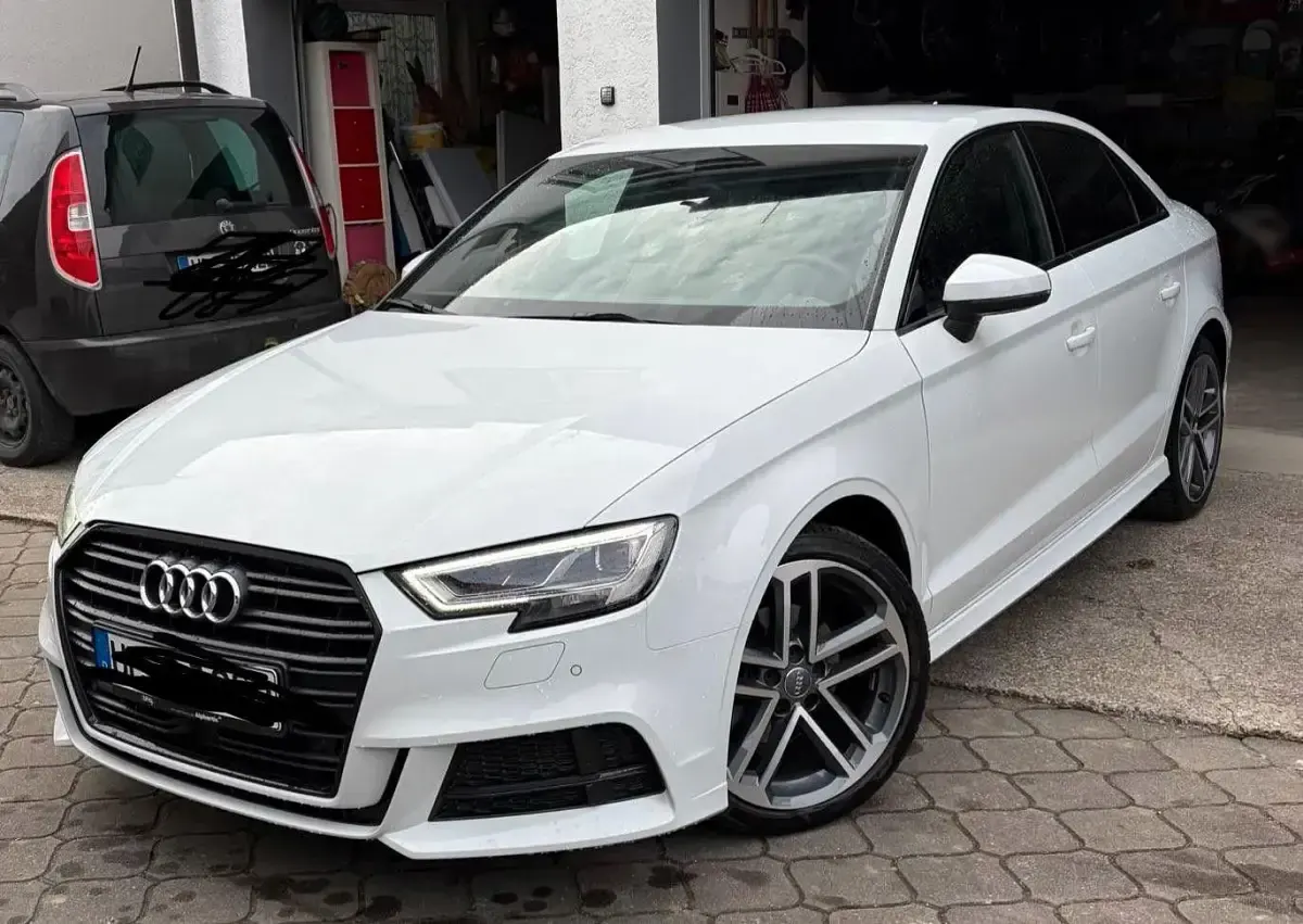 Gebraucht Audi A3 Sport 150 PS (110 kW) 2018 Weiß Limousine