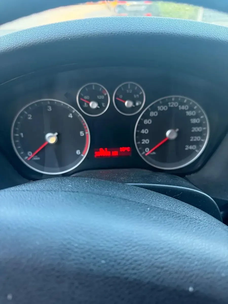 Second-hand Ford Focus 105 CP (77 kW) 2007 Galben Hatchback